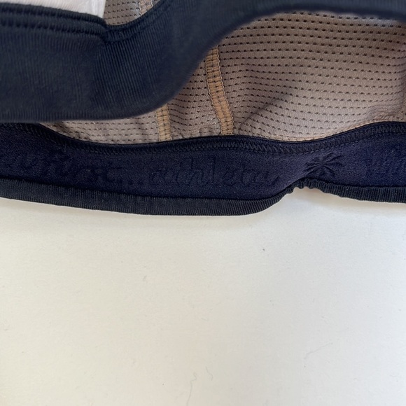 Athleta Triple Dare Racerback Sports Bra Size M - Picture 8 of 8